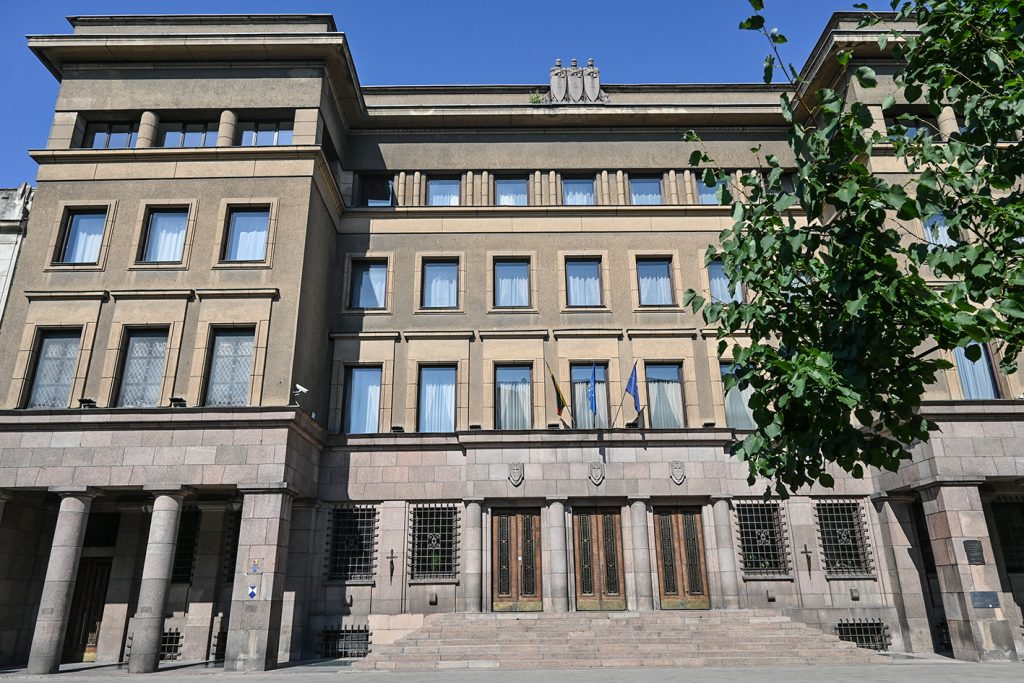 Il Club degli Ufficiali a Kaunas, fu costruito negli anni Trenta dagli architetti lituani, Kudokas e Kova-Kovalskis. 