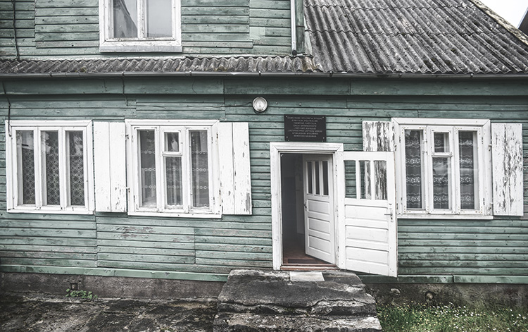 La casa di Laukuva, piccolo villaggio nei pressi di Šilalė, Lituania, dove visse Dalia Grinkevičiūtė. Quando tornò definitivamente dalla deportazione in Siberia.